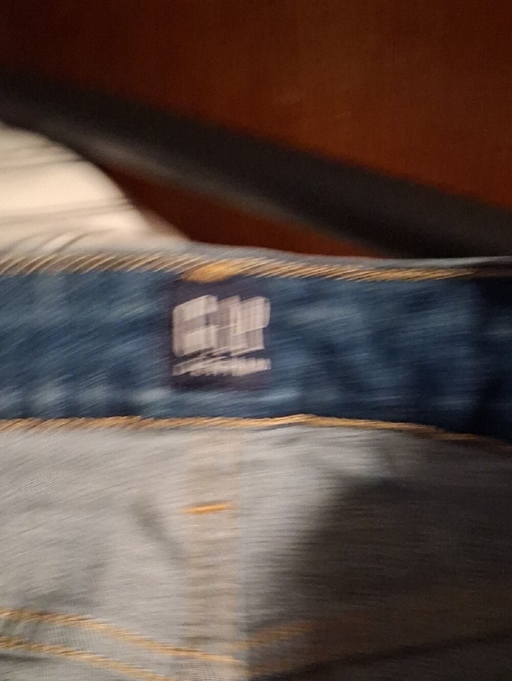 GAP Women's Medium Blue Skinny Jeans with Knee Rips - Picture 7 of 9